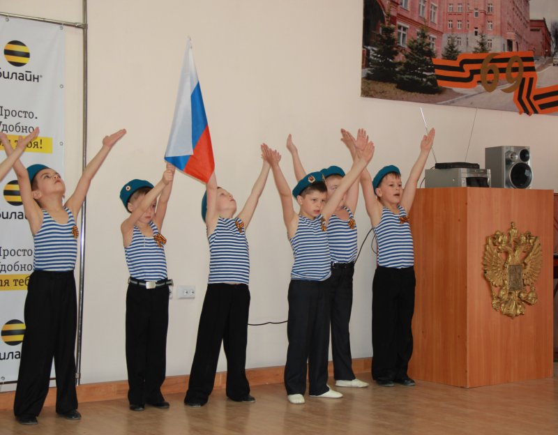 Фото к Я знаю от папы, я знаю от деда, девятого мая пришла к нам Победа!