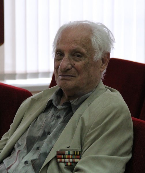 Фото к Я знаю от папы, я знаю от деда, девятого мая пришла к нам Победа!