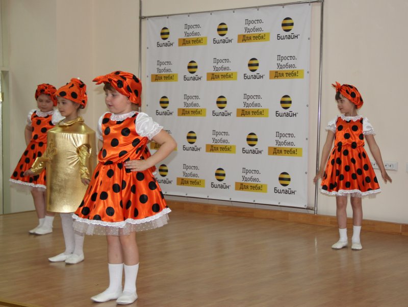 Фото к Я знаю от папы, я знаю от деда, девятого мая пришла к нам Победа!