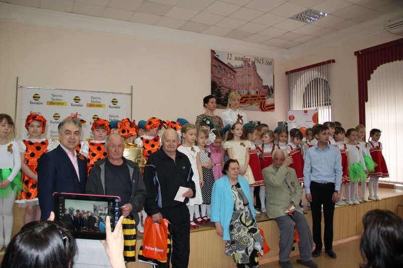 Фото к Я знаю от папы, я знаю от деда, девятого мая пришла к нам Победа!