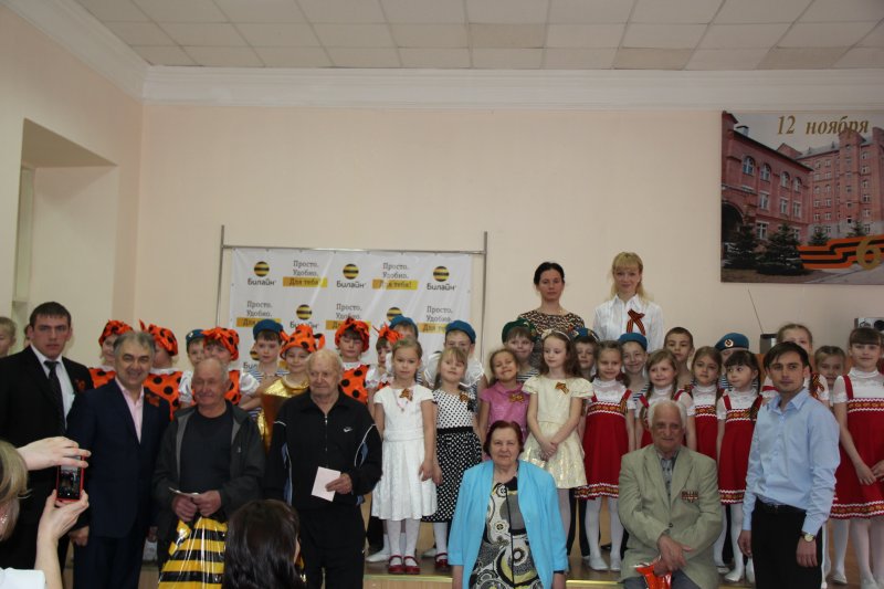 Фото к Я знаю от папы, я знаю от деда, девятого мая пришла к нам Победа!