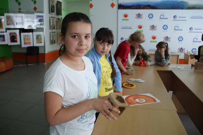 Фото к 2 июня в Информационном центре по атомной энергии г. Ульяновска стартовал ежегодный проект «Детский атомный лагерь»