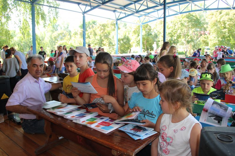 Фото к Ульяновский информационный центр атомной энергии совместно со своим партнером федеральной сети магазинов оптики «Четыре глаза» провел очередное мероприятие профильной атомной смены