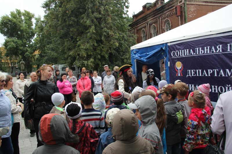 Фото к Более 420 человек отметили День знаний с информационным центров по атомной энергии Ульяновска