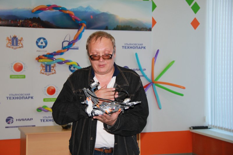 Фото к Клуб робототехники открылся в Ульяновском Информационном центре по атомной энергии