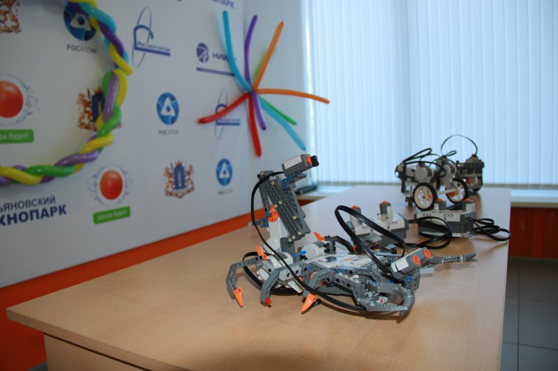 Фото к Клуб робототехники открылся в Ульяновском Информационном центре по атомной энергии