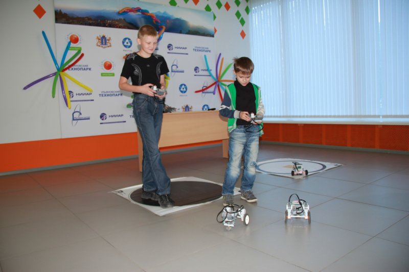 Фото к Клуб робототехники открылся в Ульяновском Информационном центре по атомной энергии