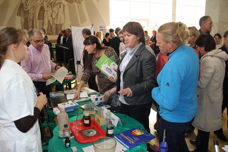 Фото к Информационный центр по атомной энергии на областном форуме педагогов дополнительного образования!