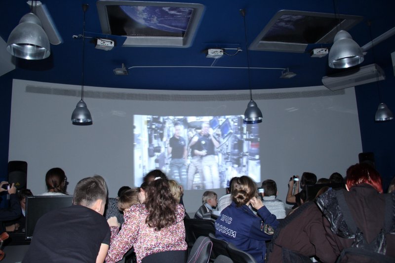 Фото к Члены экипажа МКС рассказали гостям IX фестиваля науки «NAUKA 0+" и Ульяновского ИЦАЭ о снах на орбите