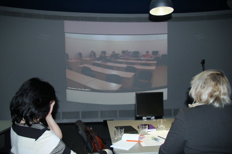 Фото к Более 780 родителей старшеклассников из 100 школ региона приняли участие в web-конференции по атомной энергии.