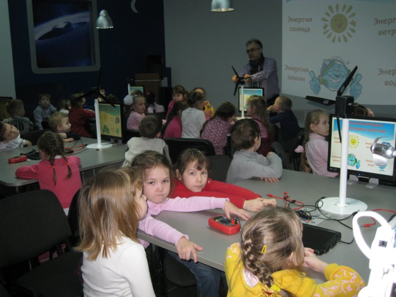 Фото к Воспитанники «Центра развития ребенка — детский садик № 178 „Облачко“» познакомились с альтернативными источниками энергии в «Информационном центре по атомной энергии» в г. Ульяновске