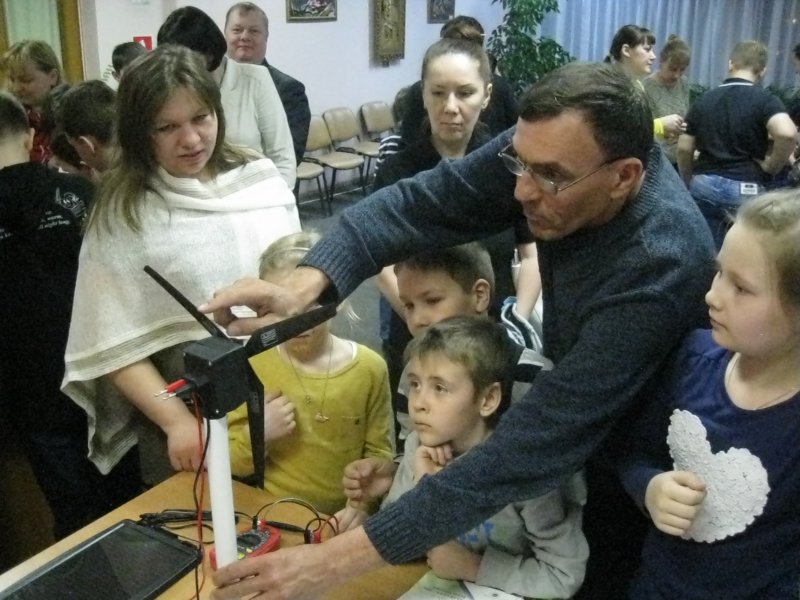 Фото к Интеллектуальные квесты и альтернативные источники энергии. ИЦАЭ города Ульяновска принял участие в  «Библиосумерках». 