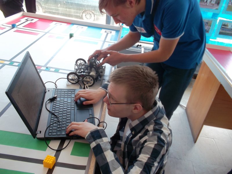 Фото к Во Всероссийских соревнования WRO примут участие ульяновские школьники 