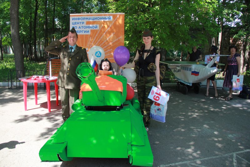 Фото к «Технологии будущего для будущих лидеров». В Ульяновске прошёл парад колясок.