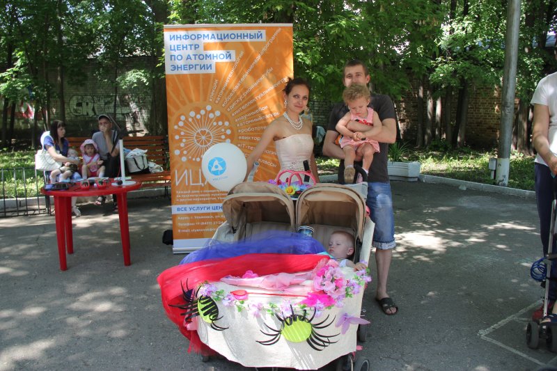 Фото к «Технологии будущего для будущих лидеров». В Ульяновске прошёл парад колясок.