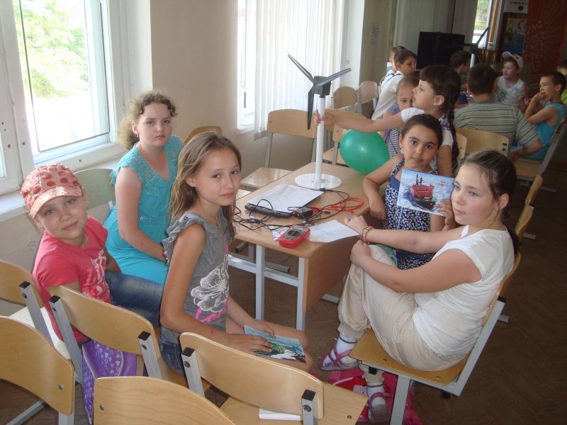 Фото к Альтернативные источники энергии, физические опыты и ФИКСИки: в Ульяновске дан старт детскому «атомному лагерю»