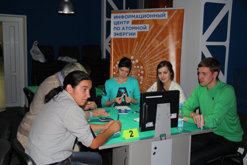 Фото к Ульяновские команды знатоков прошли в федеральный этап всероссийского синхронного чемпионата по игре «Что? Где? Когда?» 