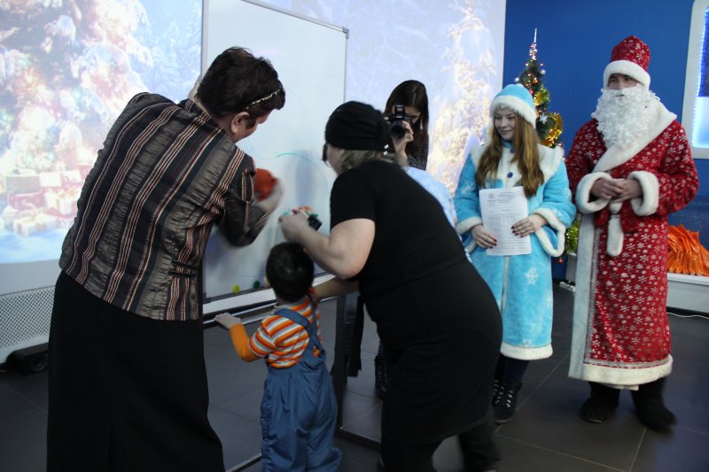 Фото к Более 500 ульяновских ребят стали участниками «Научных Ёлок» в ИЦАЭ