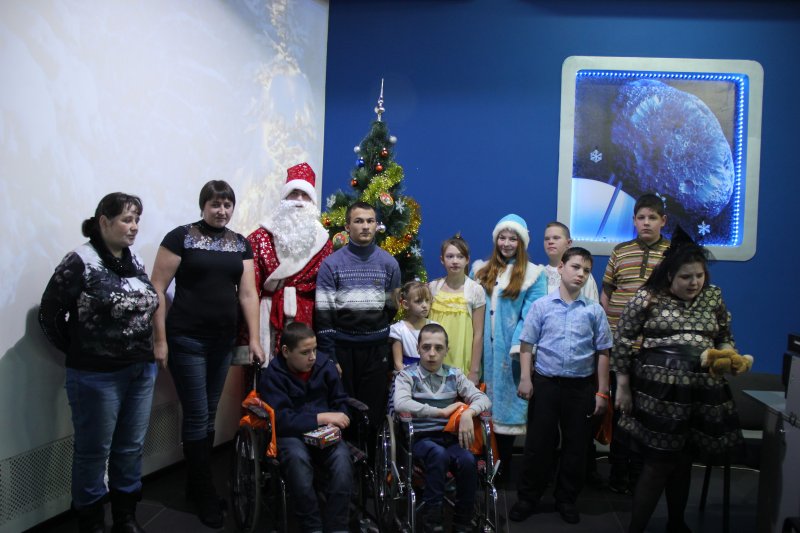 Фото к Более 500 ульяновских ребят стали участниками «Научных Ёлок» в ИЦАЭ