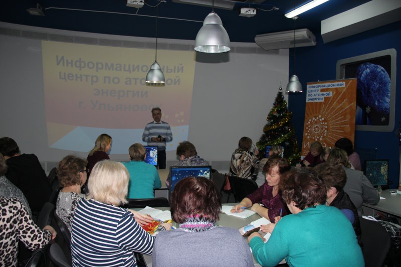 Фото к Знакомство учителей из районов области с ИЦАЭ продолжается