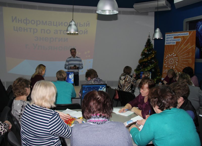 Фото к Знакомство учителей из районов области с ИЦАЭ продолжается