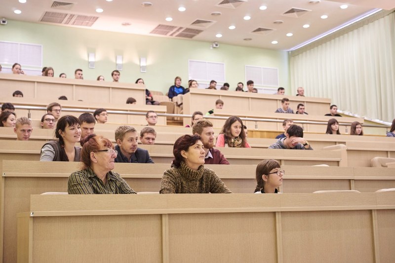 Фото к ФАНК с ИЦАЭ Ульяновска: вибропауки и робособаки, ошибки ученых и первое просветительское кино
