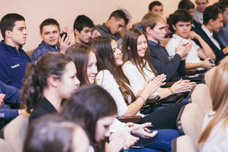Фото к ФАНК с ИЦАЭ Ульяновска: вибропауки и робособаки, ошибки ученых и первое просветительское кино